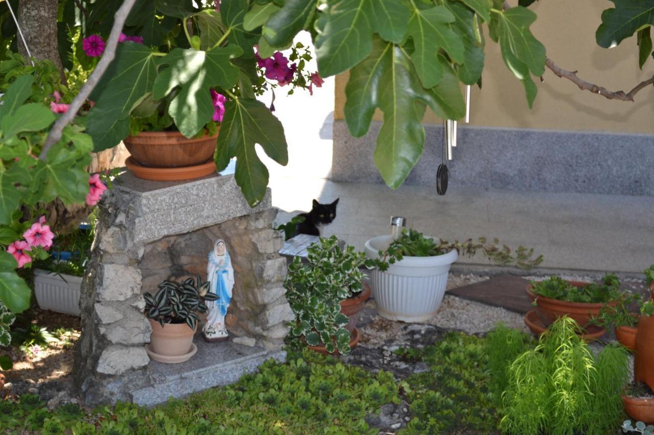 Casa Dela - Medjugorje Bed & Breakfast Ngoại thất bức ảnh